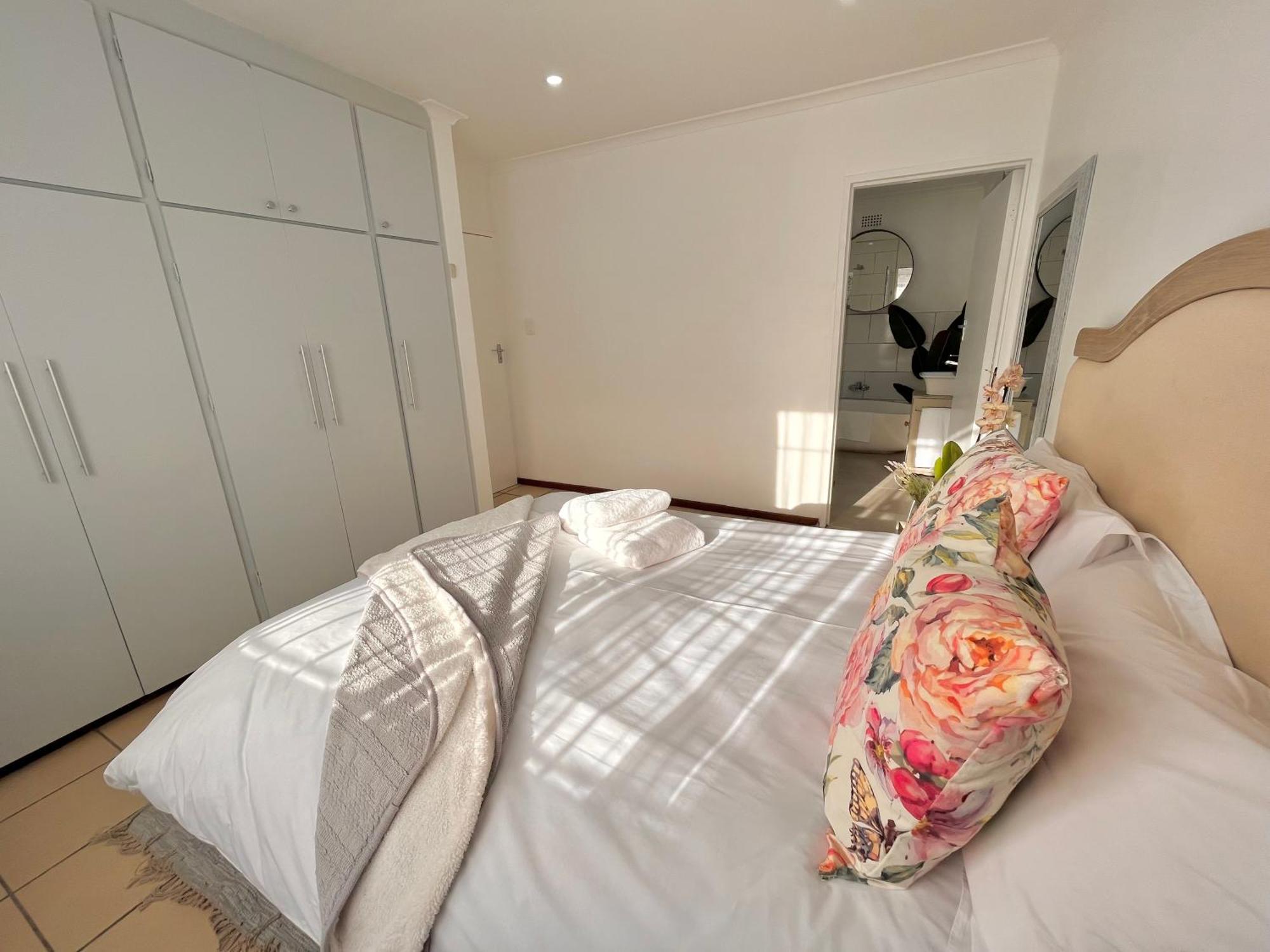 3 Bedroom Family With Pool Holiday home *