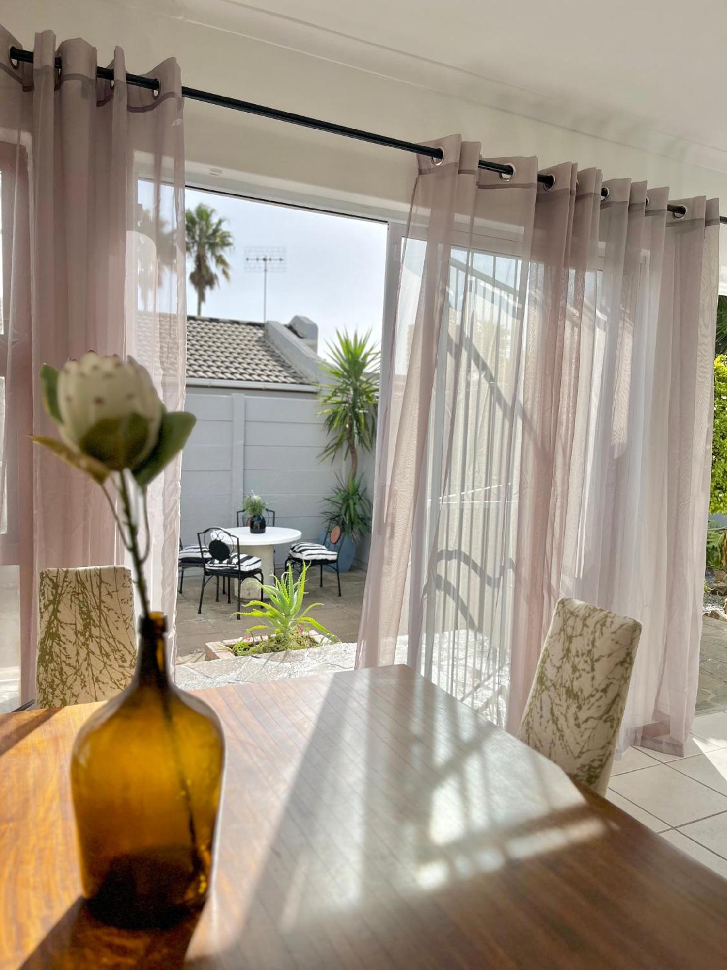 3 Bedroom Family With Pool Holiday home *