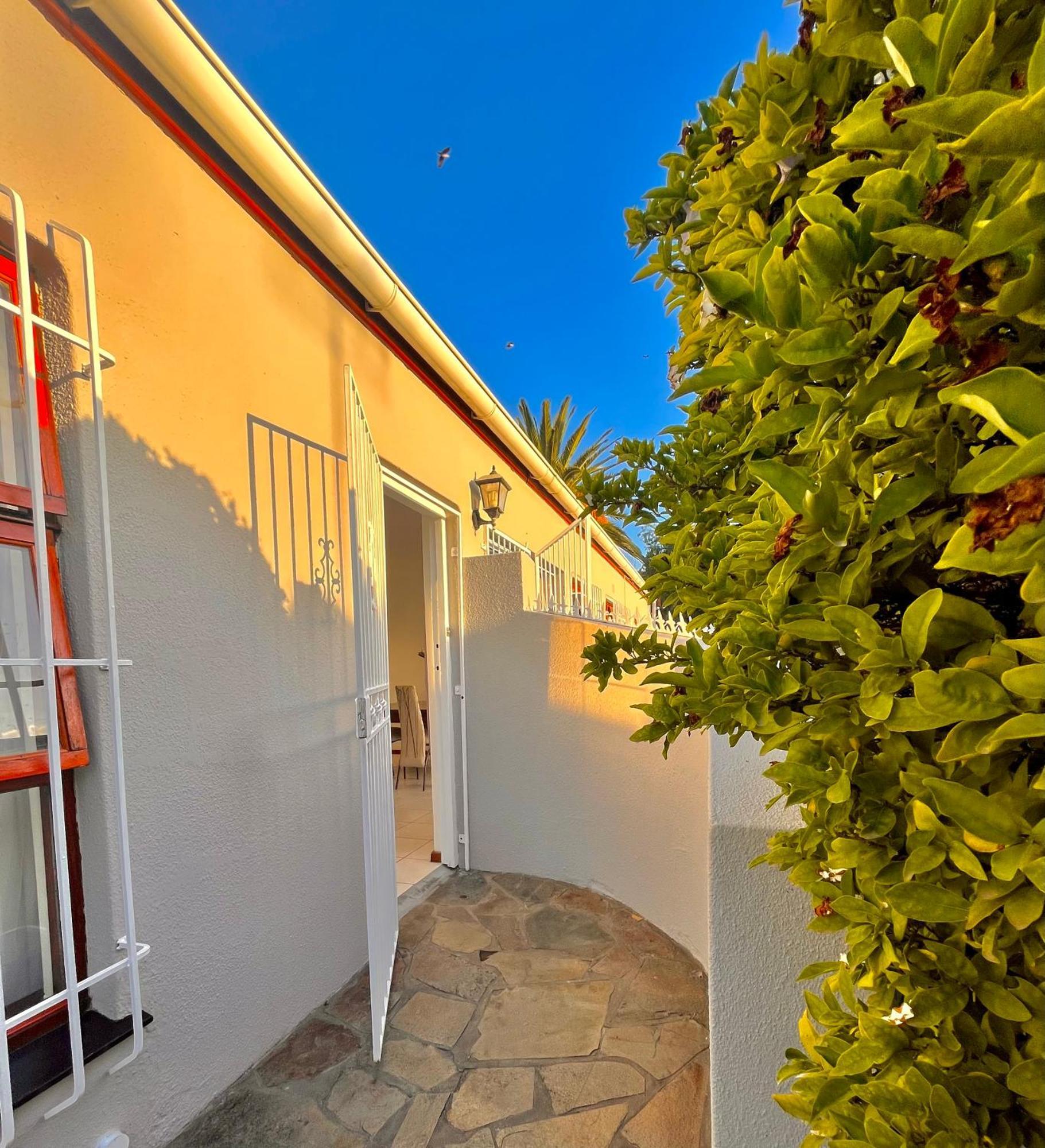 3 Bedroom Family With Pool Holiday home *