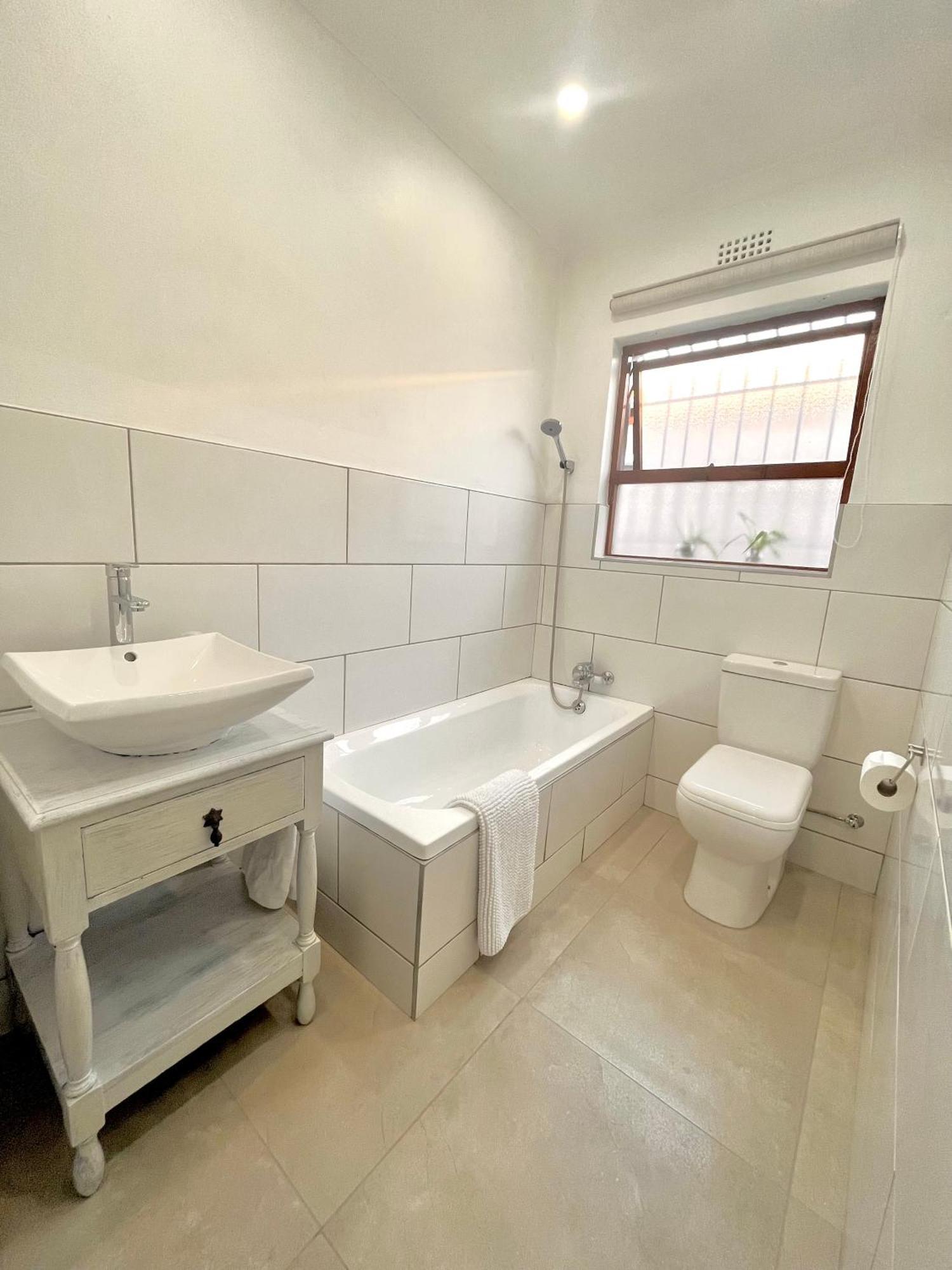 3 Bedroom Family With Pool * Cape Town
